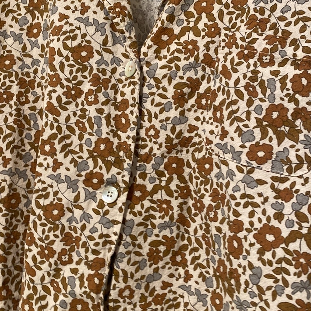 Rylee + Cru Earth tone Floral Button Up Top - 100% organic cotton - Picture 4 of 5